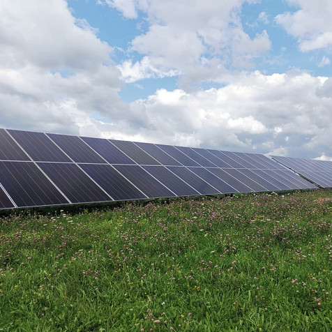Hệ thống năng lượng mặt trời gắn trên mặt đất 84 KW ở Lithuania
