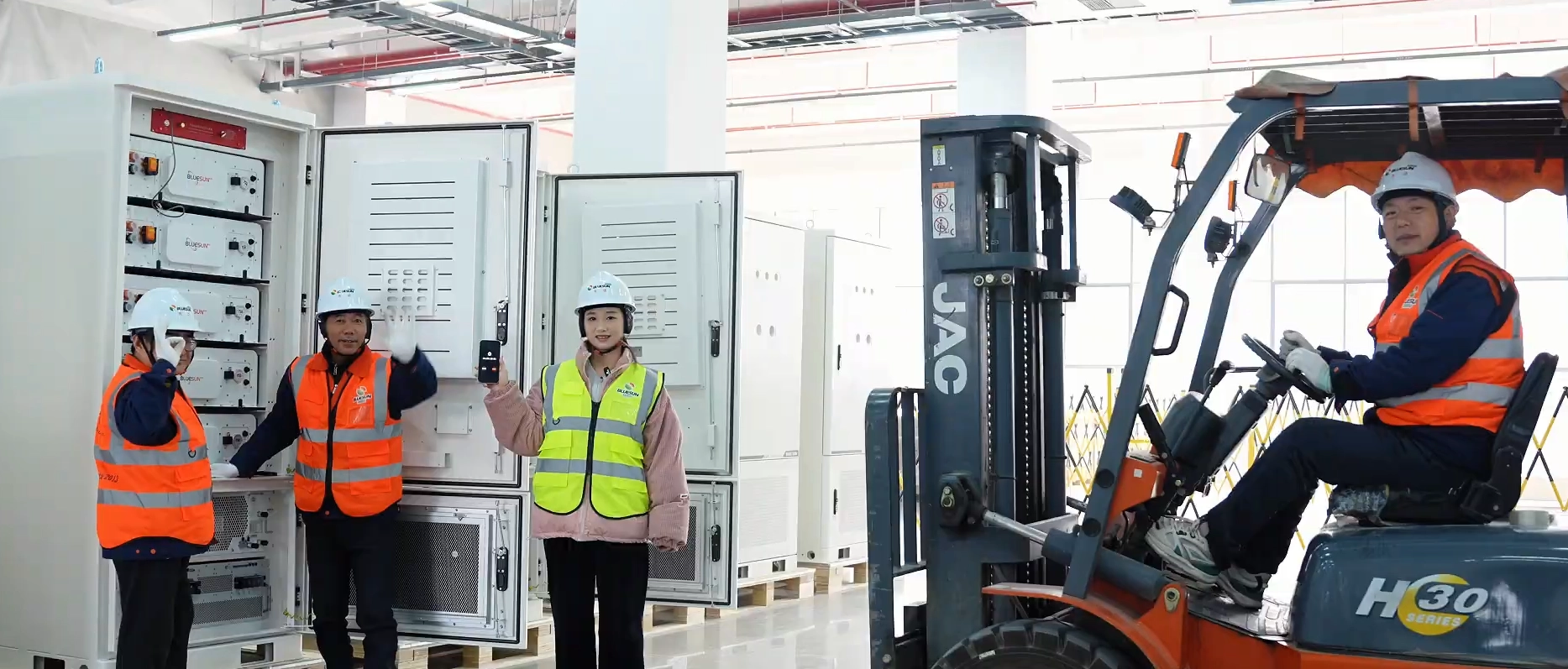 Bluesun Liquid-Cooling Battery Cabinet Installed | Integrated Lưu trữ năng lượng System
