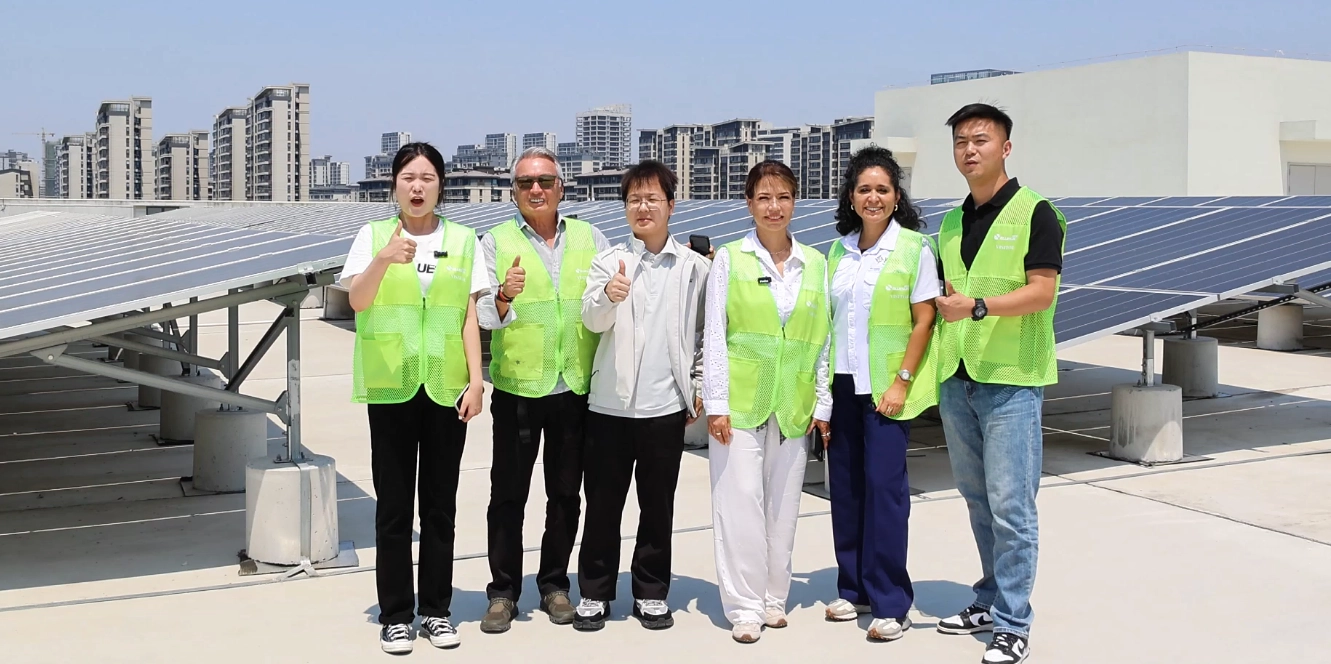Chào đón đối tác Ecuador khám phá giải pháp năng lượng mặt trời và lưu trữ